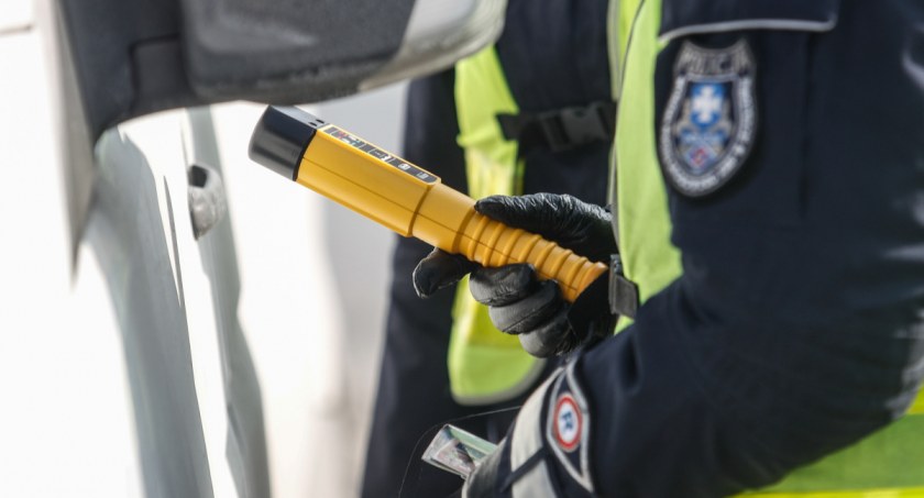 Kolejni nietrzeźwi kierowcy ukarani przez policję
