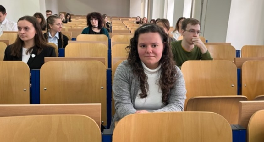 Sukces uczennicy II LO w Dyktandzie Wojewódzkim dla Maturzystów 