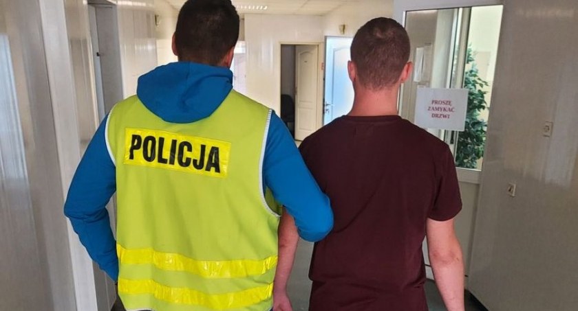 Gmina Bielawy. Nietrzeźwy kierowca audi próbował potrącić policjanta!