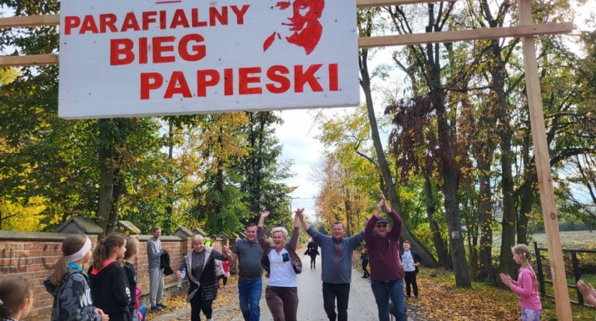 Dzień Papieski. Pobiegli również w Kiernozi (foto)