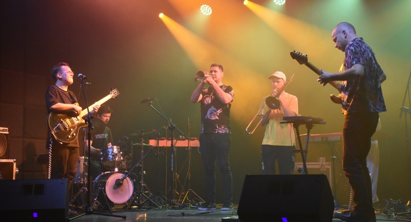 Koncert Tropical Soldiers in Paradise (foto,film)