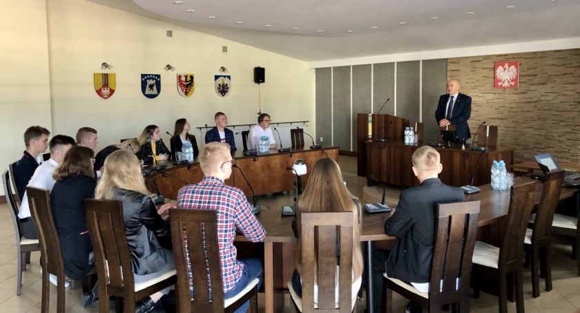 Młodzieżowa Rada Powiatu Łowickiego. Znamy wyniki wyborów w szkołach