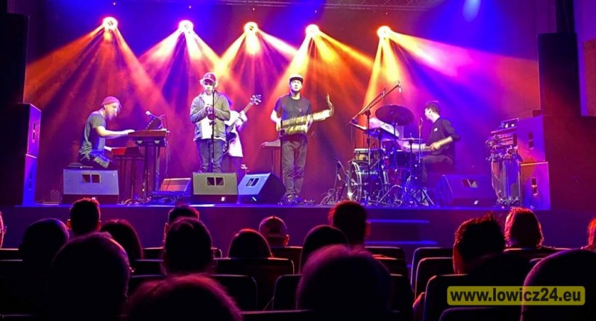 EABS na scenie Łowickiego Ośrodka Kultury (foto, film)