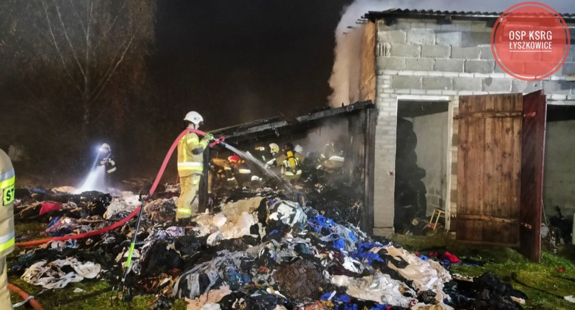 Gmina Łyszkowice. Pożar budynku gospodarczego 