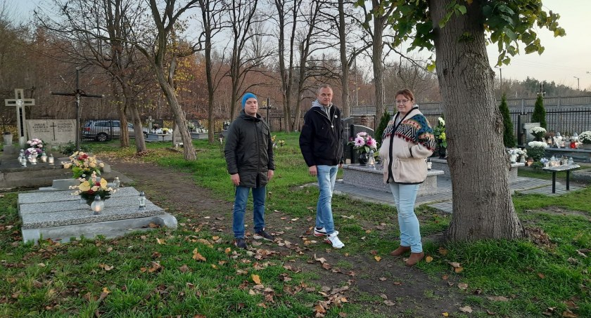 Porządkowali cmentarz mariawicki w Łowiczu (foto)