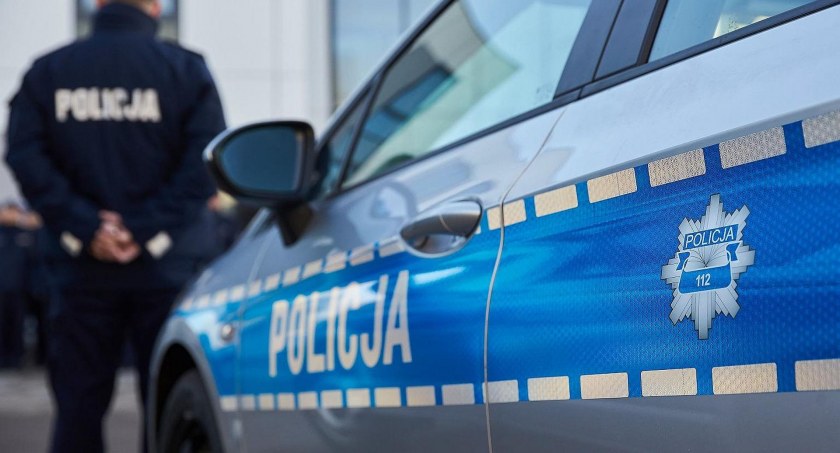Łowicz. Policjant będący poza służbą pomógł staruszce!