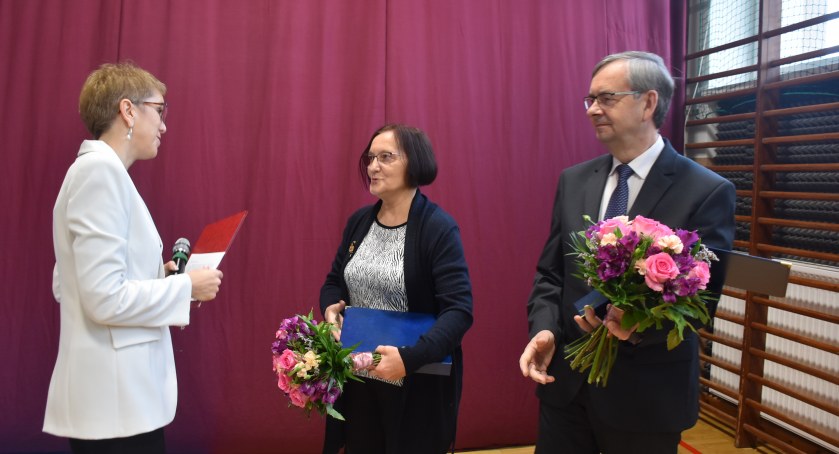 W I LO przyznano tytuły Przyjaciela Szkoły (foto,film)