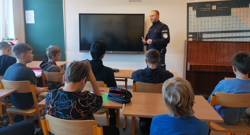 Młodzież z MOS w Kiernozi mówi stanowcze NIE przemocy wobec dzieci i młodzieży