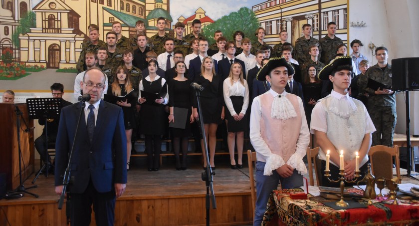 Łowicz. Powiatowo-miejskie obchody Święta Niepodległości (foto, film)