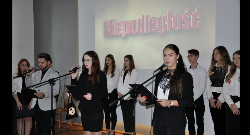Święto Niepodległości w Zduńskiej Dąbrowie (foto)