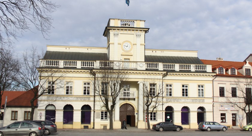 Znamy projekt budżetu Łowicza na 2023 rok. Sprawdź listę inwestycji
