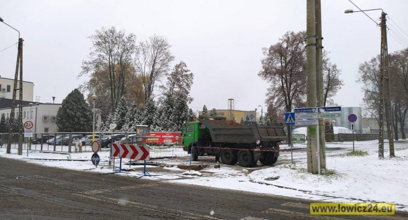 Ulica Powstańców nadal zablokowana! (foto)