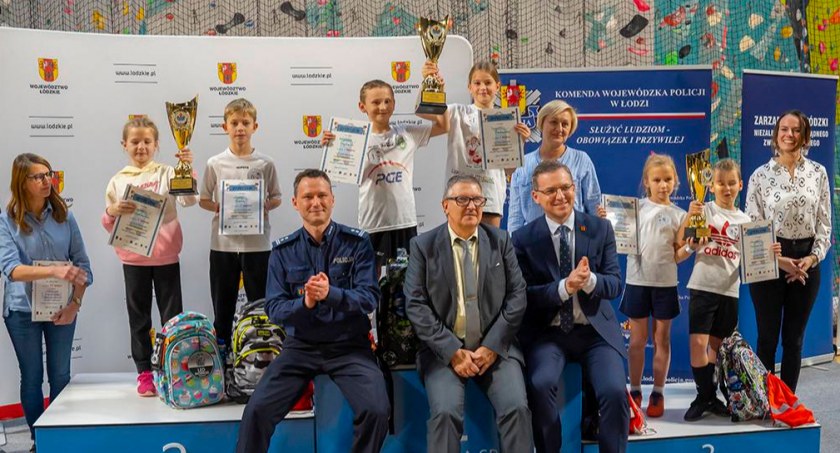 Policyjna Akademia Bezpieczeństwa rozstrzygnięta! Deszcz nagród dla łowickiej Trójki! (foto)