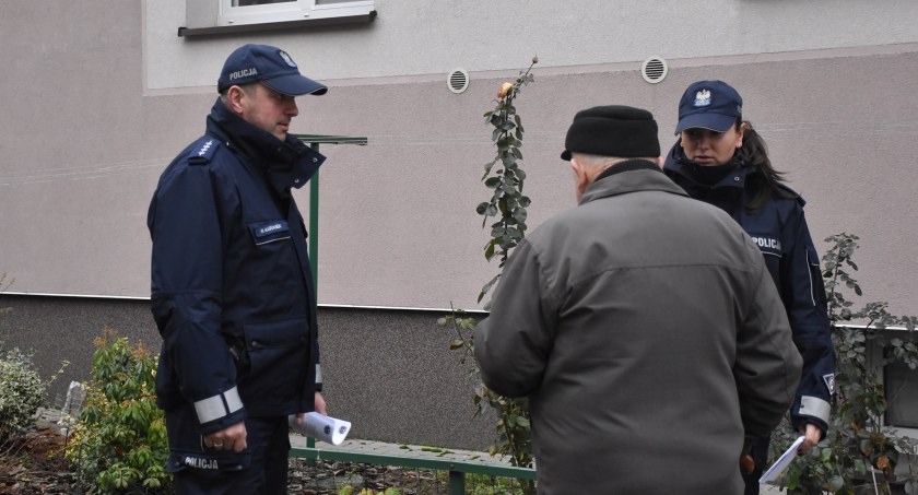 Policja ostrzega: Seniorze nie daj się oszukać!