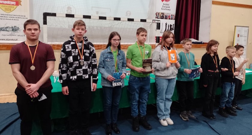Łowicz. Najlepsi juniorzy z regionu walczyli w mistrzostwach w szachach szybkich (foto)