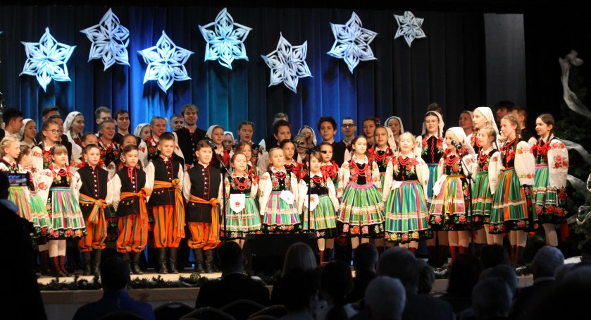 Domaniewice. Świąteczny koncert Kaliny i Koderek (foto, film)