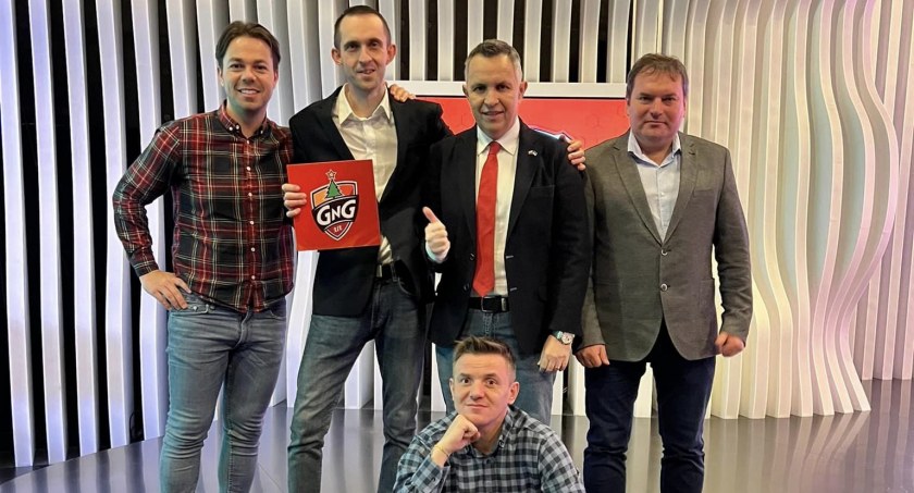 Ekipa Gwiazd na Gwiazdkę ponownie w studio Cafe Futbol 