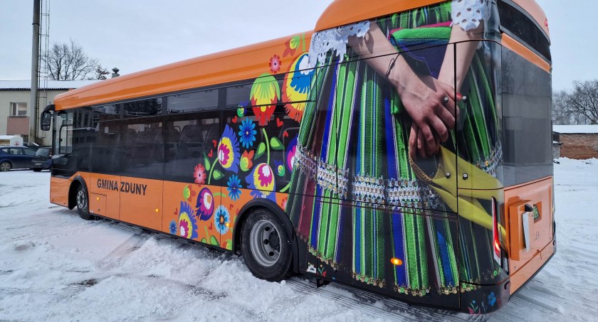 Gmina Zduny. Pierwszy autobus elektryczny wyjechał na gminne drogi