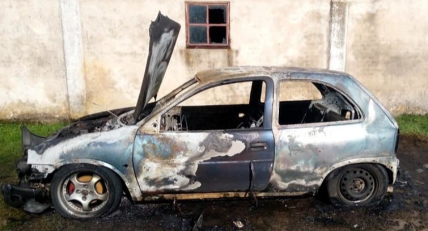 Gmina Zduny. Chciał pospawać auto a puścił je z dymem