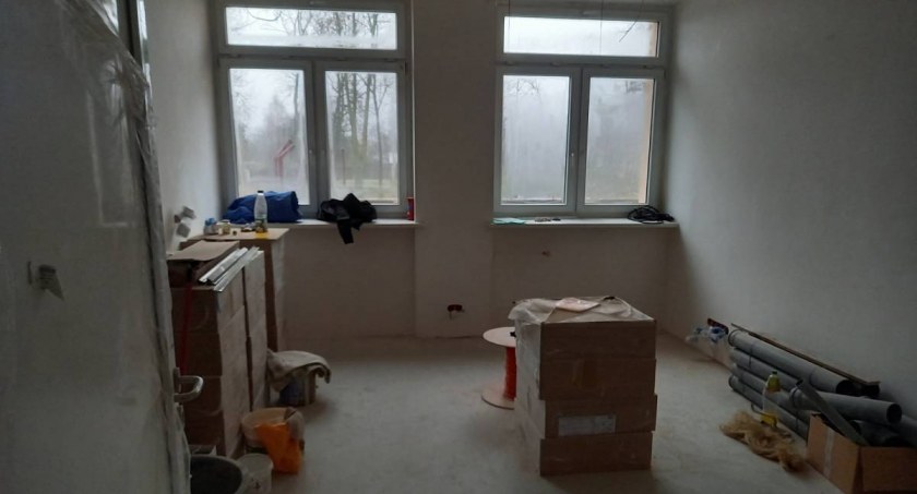 ZOZ Łowicz. Jak idzie modernizacja łącznika między Izbą Przyjęć a Chirurgią? (foto)