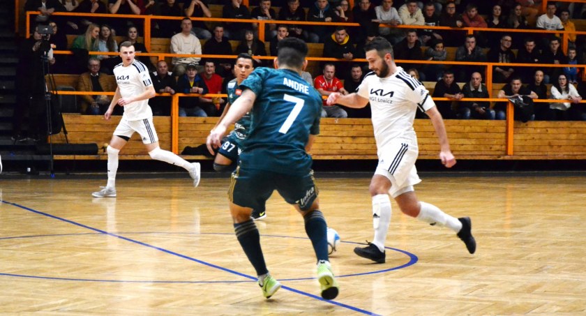 KIA Łowicz odpadła z Pucharu Polski. Wyrównany mecz z Legią Futsal 