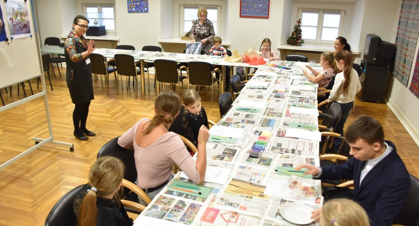 Rodzinne warsztaty z okazji Dnia Babci i Dziadka (foto)