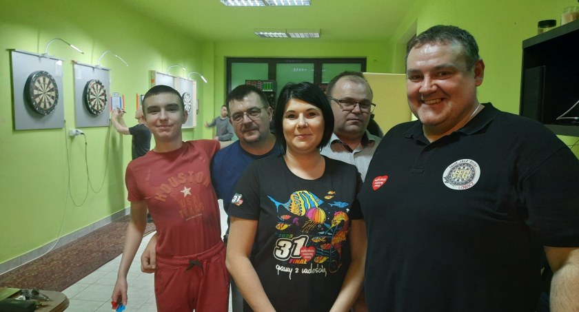 31. WOŚP. Turniej w Jaskini Darta i karaoke w restauracji Polonia (foto, film)