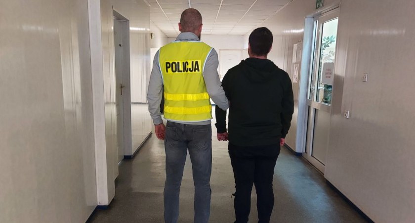 Łyszkowice. Policjanci odzyskali skradzione auto i zatrzymali pasera