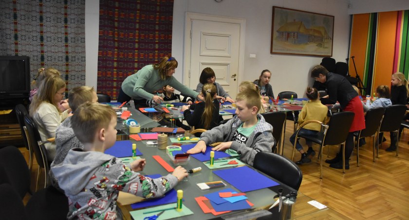 Warsztaty walentynkowe w łowickim Muzeum (foto)