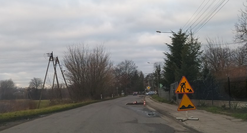 Łowicz. Połowiczny remont ulicy Nadbzurzańskiej (foto)