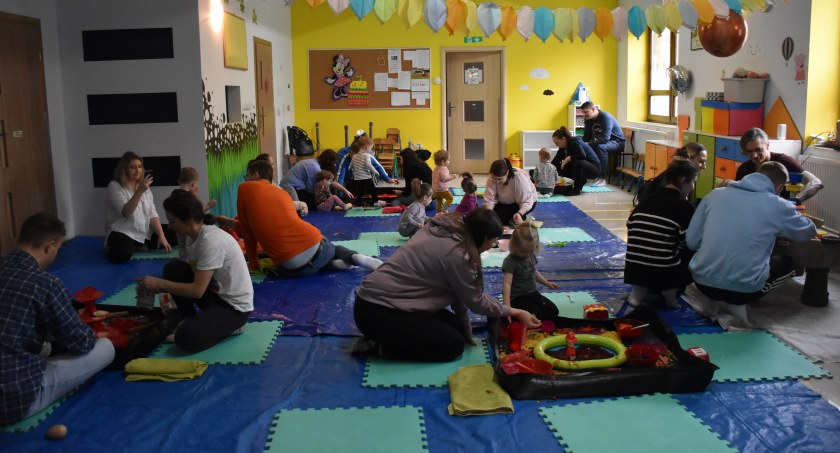 Zajęcia multisensoryczne w Żłobku Koliberek w Łowiczu (foto)