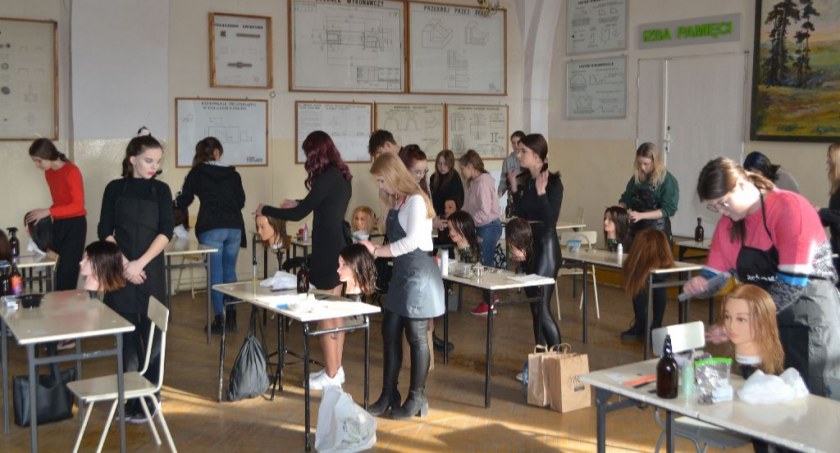 I Konkurs Fryzjerski w Branżowej Szkole I Stopnia w ZSP nr 1w Łowiczu (foto)