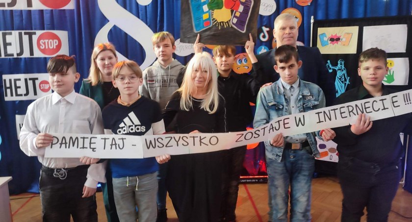 Wychowankowie MOS Kiernozia rozmawiali o hejcie w internecie (foto)