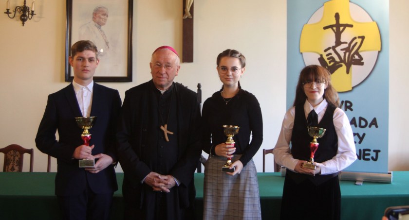 Łowicz. Znamy laureatów etapu diecezjalnego XXXIII Olimpiady Teologii Katolickiej (foto, film)