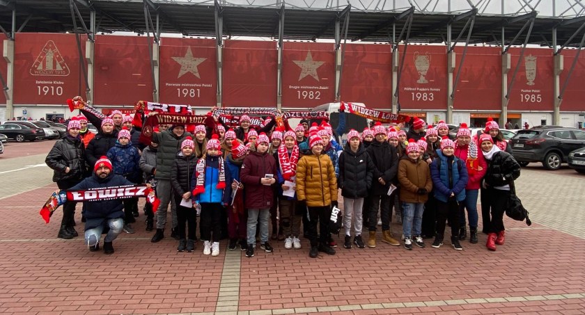 Kolejna grupa dzieci z powiatu łowickiego pojechała na mecz Widzewa (foto)