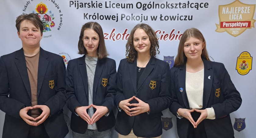 Awans pijarskich licealistek do części ustnej etapu okręgowego Olimpiady Filozoficznej