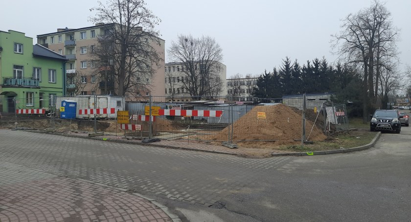 Łowicz. Ruszyła budowa mieszkań przy ul. Akademickiej. Mamy wizualizację (foto)