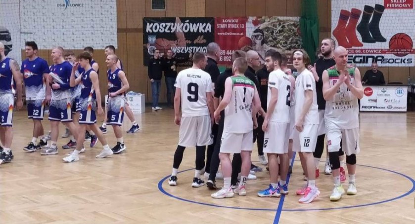 Koszykarze łowickiego Księżaka wygrali kolejny ligowy pojedynek (foto)