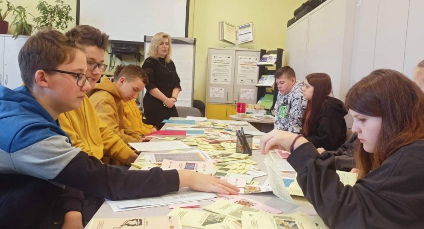 Ósmoklasiści z Nieborowa spotkali się z doradcą zawodowym PUP Łowicz (foto)