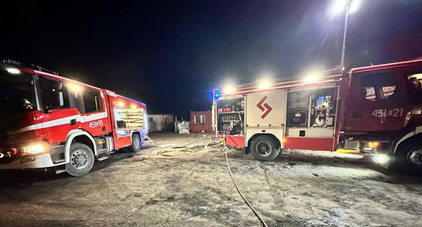 Straż wezwana do pożaru opon