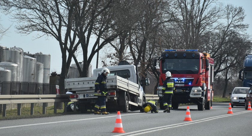 Wypadek na DK92 tuż za Łowiczem. Ruch odbywa się wahadłowo