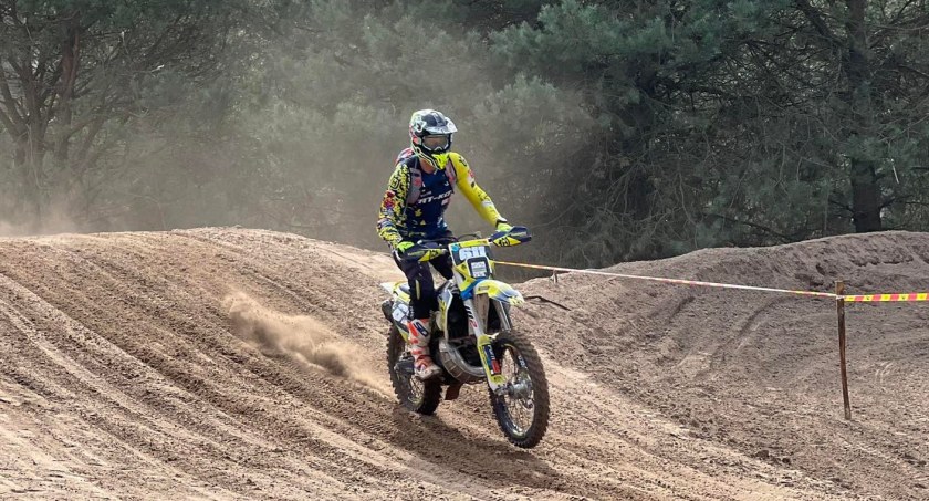 Seroki. Pierwsze zawody motocrossowe w tym roku (foto, film)