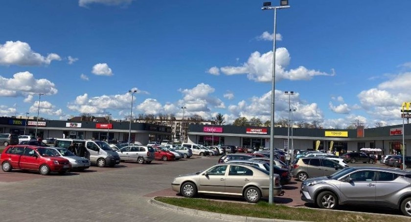 Niedziele handlowe w 2023 roku. Czy jutro zrobimy zakupy?