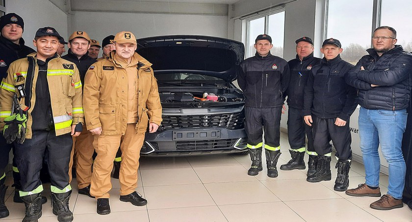 Łowicz. Strażacy szkolili się z budowy pojazdów elektrycznych (foto)