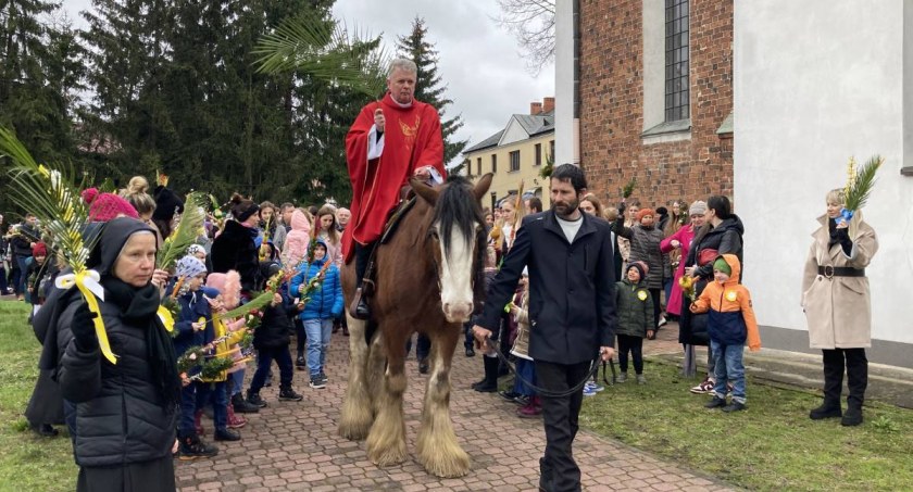 Poświęcenie palm Wielkanocnych w kościele Świętego Ducha w Łowiczu (foto, film)