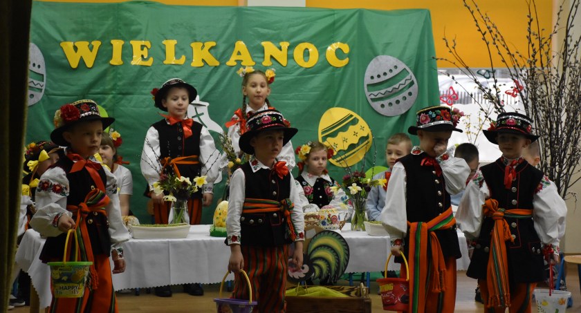 Wielkanocne przedstawienie w Przedszkolu Jaś i Małgosia (foto,film)