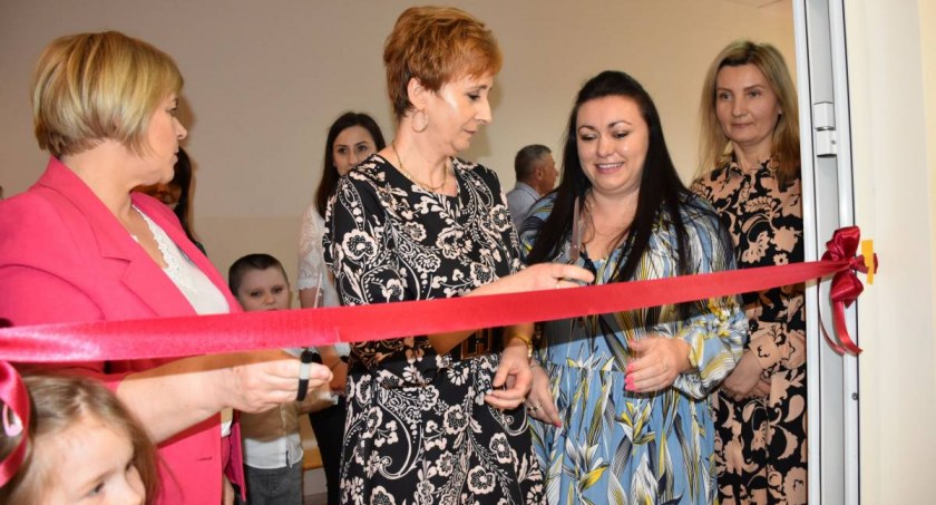 Otwarcie sali terapeutycznej w Specjalnym Ośrodku Szkolno-Wychowawczym w Łowiczu (foto)