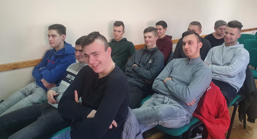 Agroprzedsiębiorcy i mechanizatorzy rolnictwa z Blichu mają nowe uprawnienia (foto)