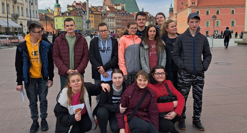 Uczniowie szkoły specjalnej zwiedzili Warszawę (foto)