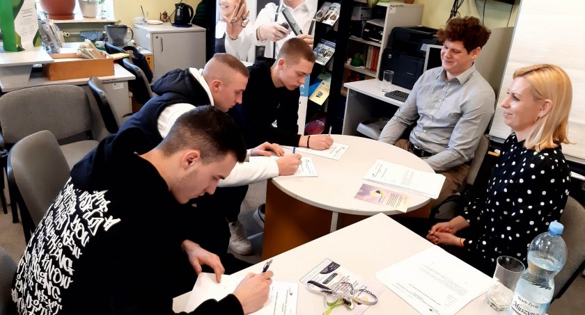 Giełda Pracy w łowickim PUP (foto)